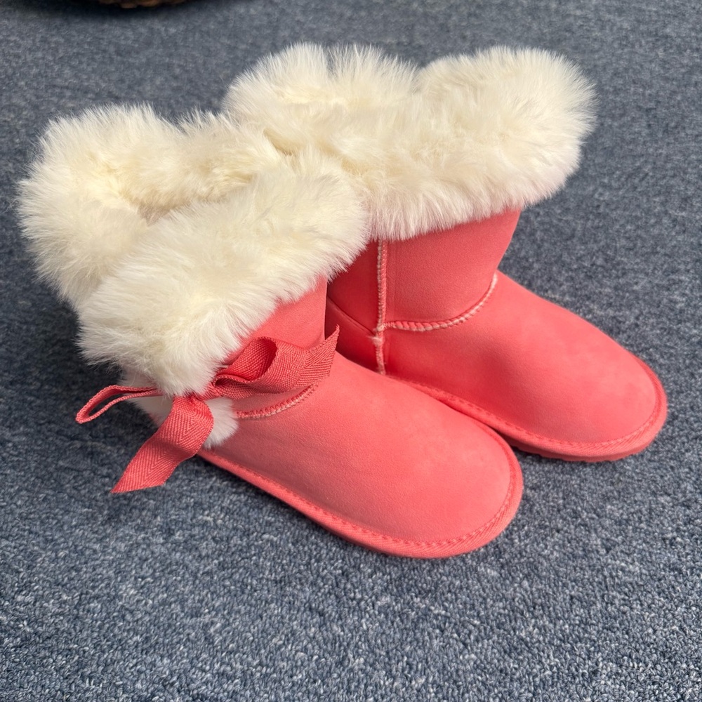 Little Girls Pink and White Winter Boots Size 1